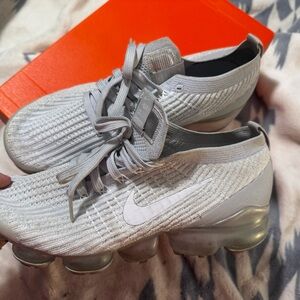 Nike VAPOR Max Metallic grey and white Sneakers